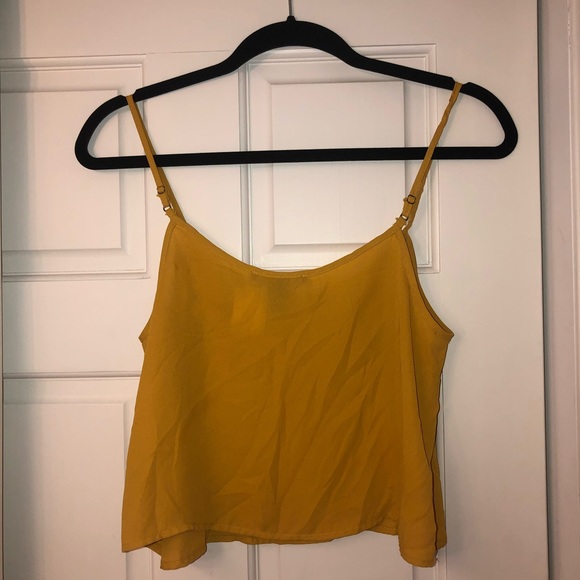 𝐘𝐄𝐋𝐋𝐎𝐖 𝐂𝐑𝐎𝐏𝐏𝐄𝐃 𝐓𝐀𝐍𝐊 - Picture 3 of 5